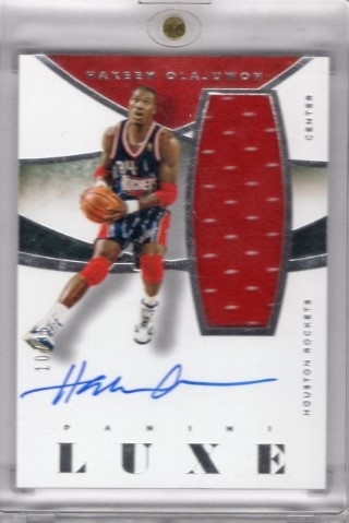 2014-15 Panini Luxe - Memorabilia Autographs #M-HO - Hakeem Olajuwon AUTO, MEM, SN35 - Houston Rockets