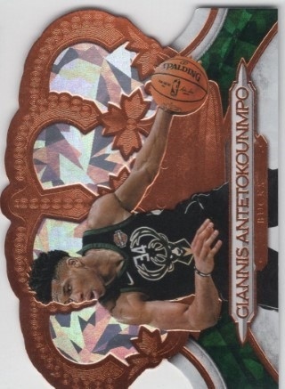 2018-19 Crown Royale - Crystal #034 - Giannis Antetokounmpo SN99 - Milwaukee Bucks