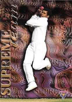 CRICKET - 1995-96 Futera - Supreme Team #ST12 - Waqar Younis SN7000 - Pakistan
