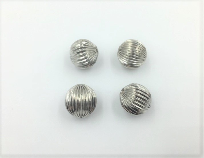 Ribbed Balls - Silver - 18mm - 4 Pieces