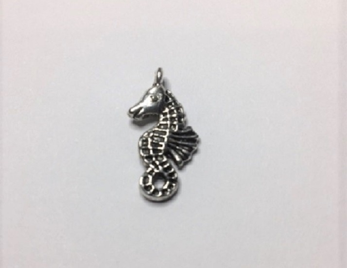 Sea Horse - 1 Piece - Gold or Silver