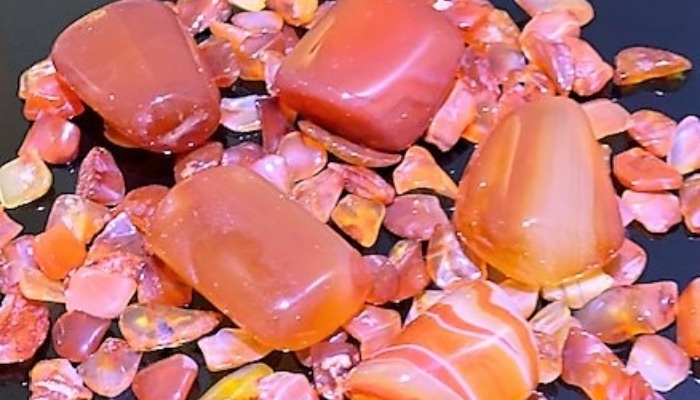 Carnelian Crystals Tumbled & Chips