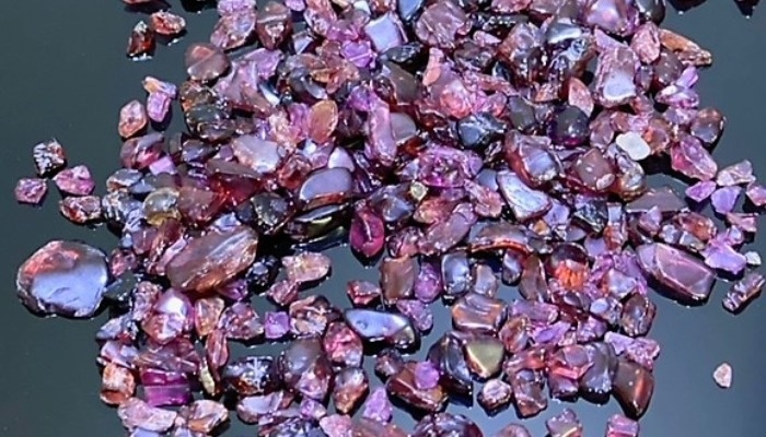 Garnet Crystal Chips