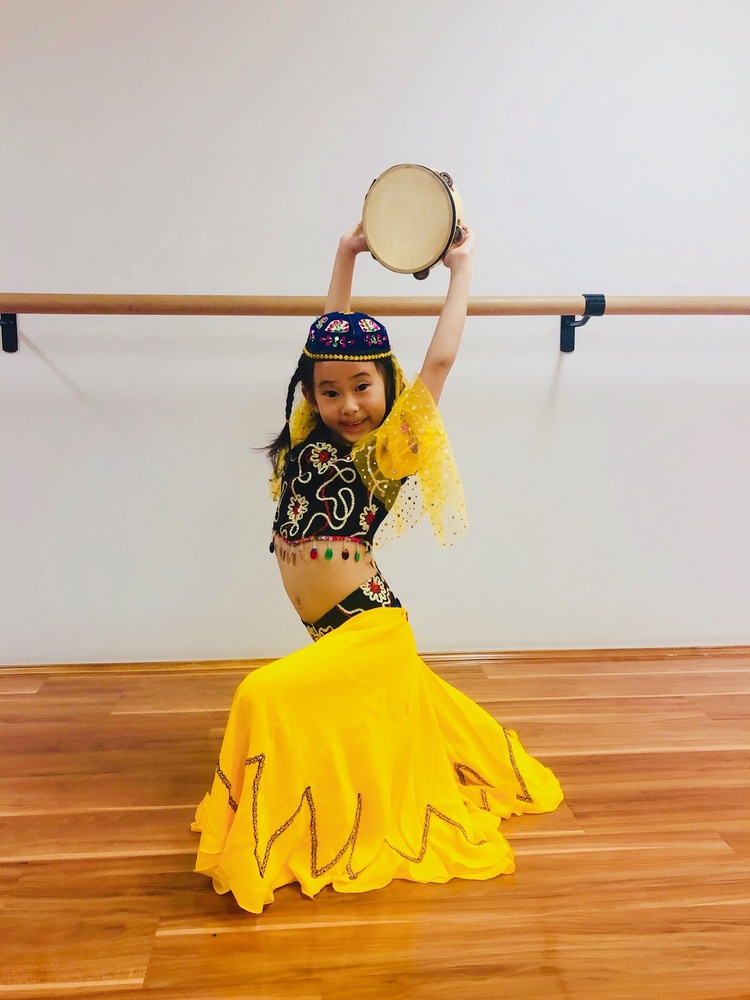 Chinese dance — Mongolian style