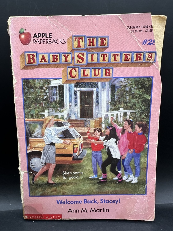 Welcome Back, Stacey! - Ann M. Martin (The Baby-Sitters Club # 28)