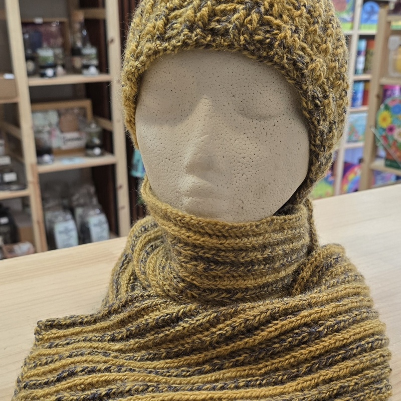Ridge Beanie & Scarf set