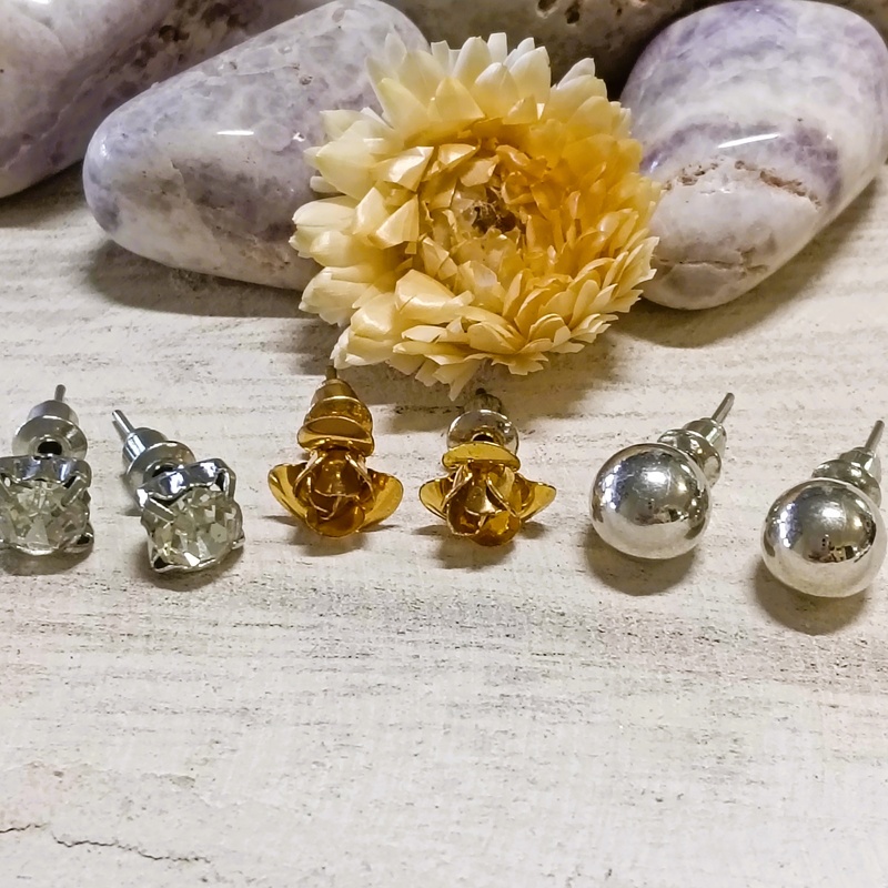 Stud Earrings Pack of 3 Pairs – Assorted