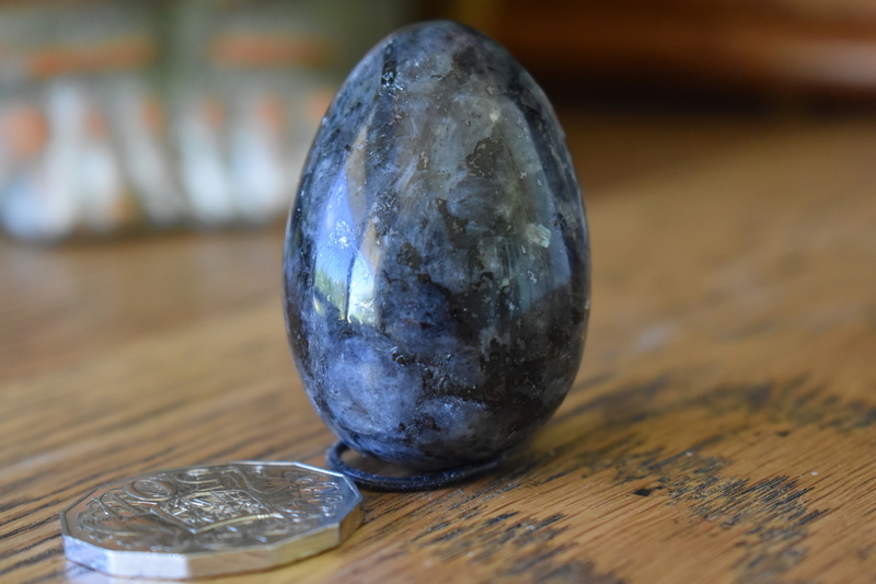 Larvikite Egg 96g